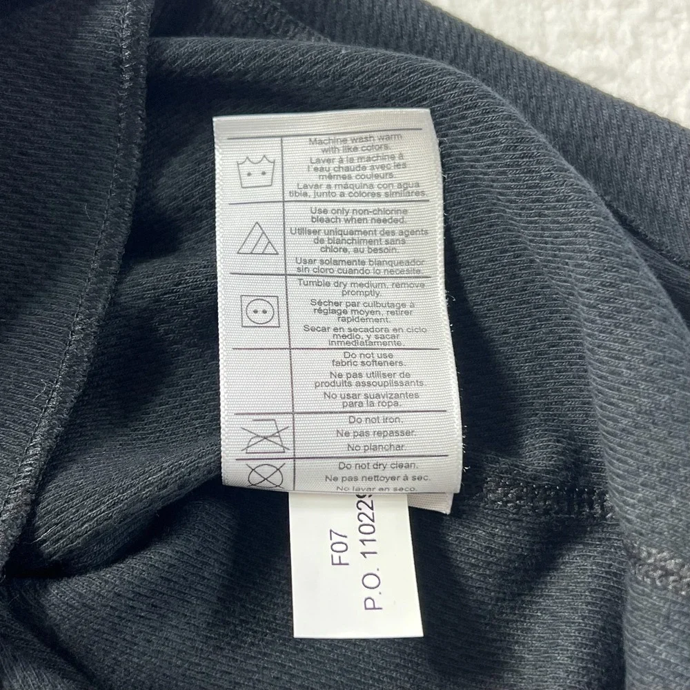 Carhartt Heavyweight Cotton Thermal‎ Crewneck Top Black Men's Size S VTG NWT - Picture 10 of 16